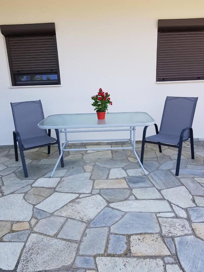 Lemon Flowers Apartments Nea Skioni Exterior photo